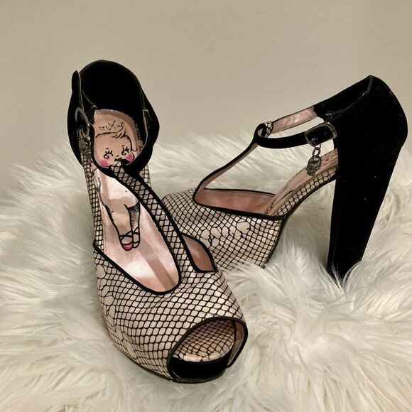 Iron Fist Caught Kewpie Killer Platform Heels - Picture 6 of 15